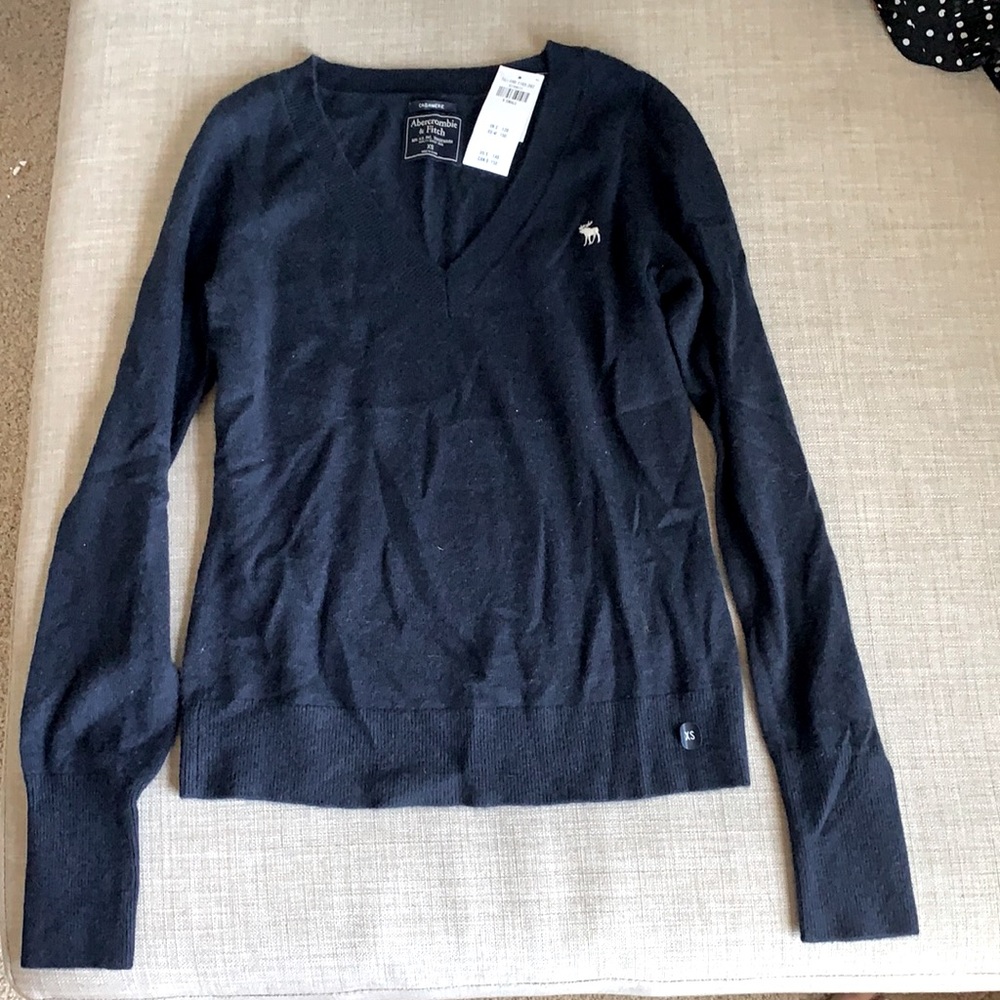 Cashmere V-neck shirt
